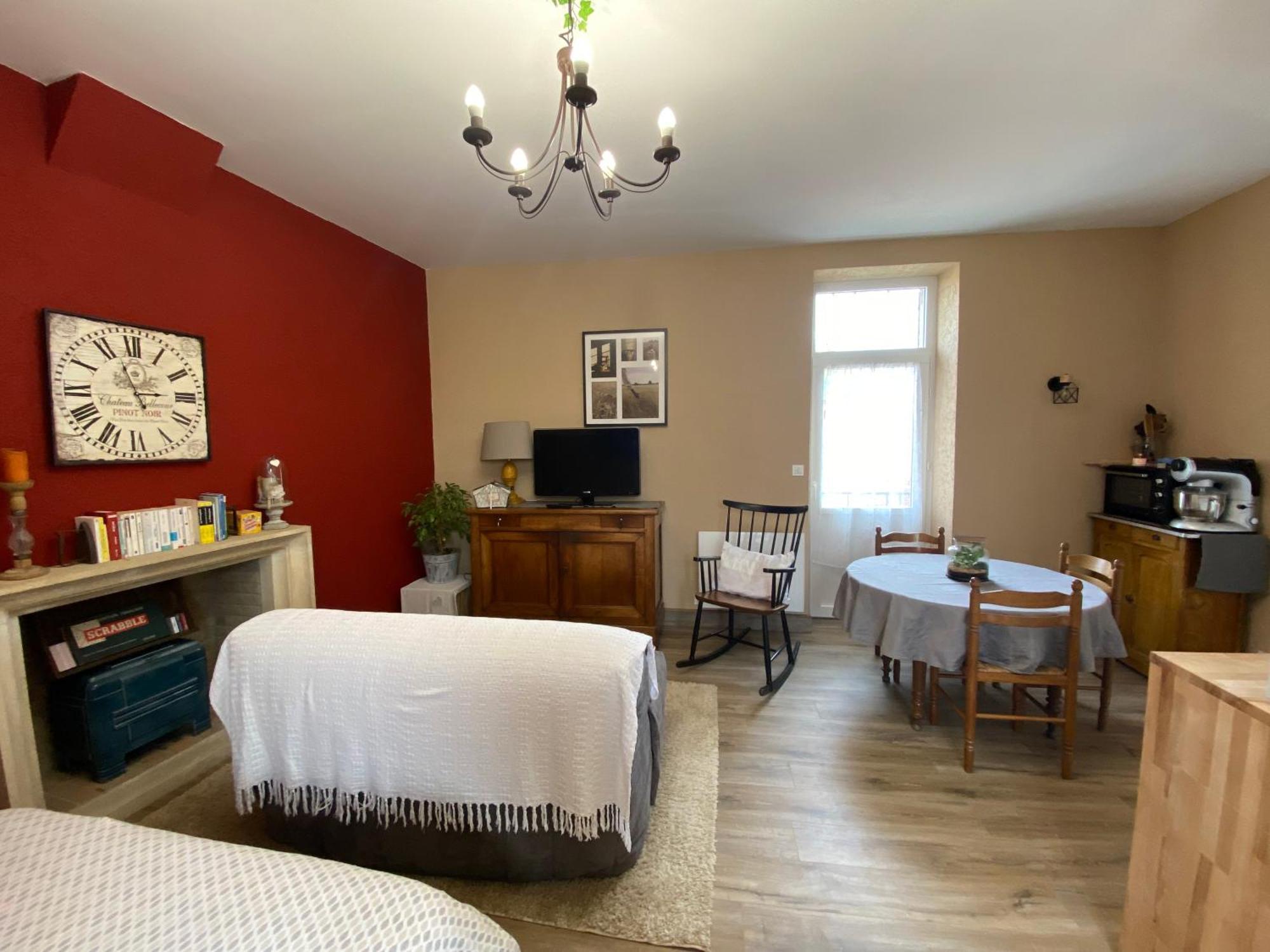 Studio Logis Les Roses Bourbon-lʼArchambault Eksteriør billede